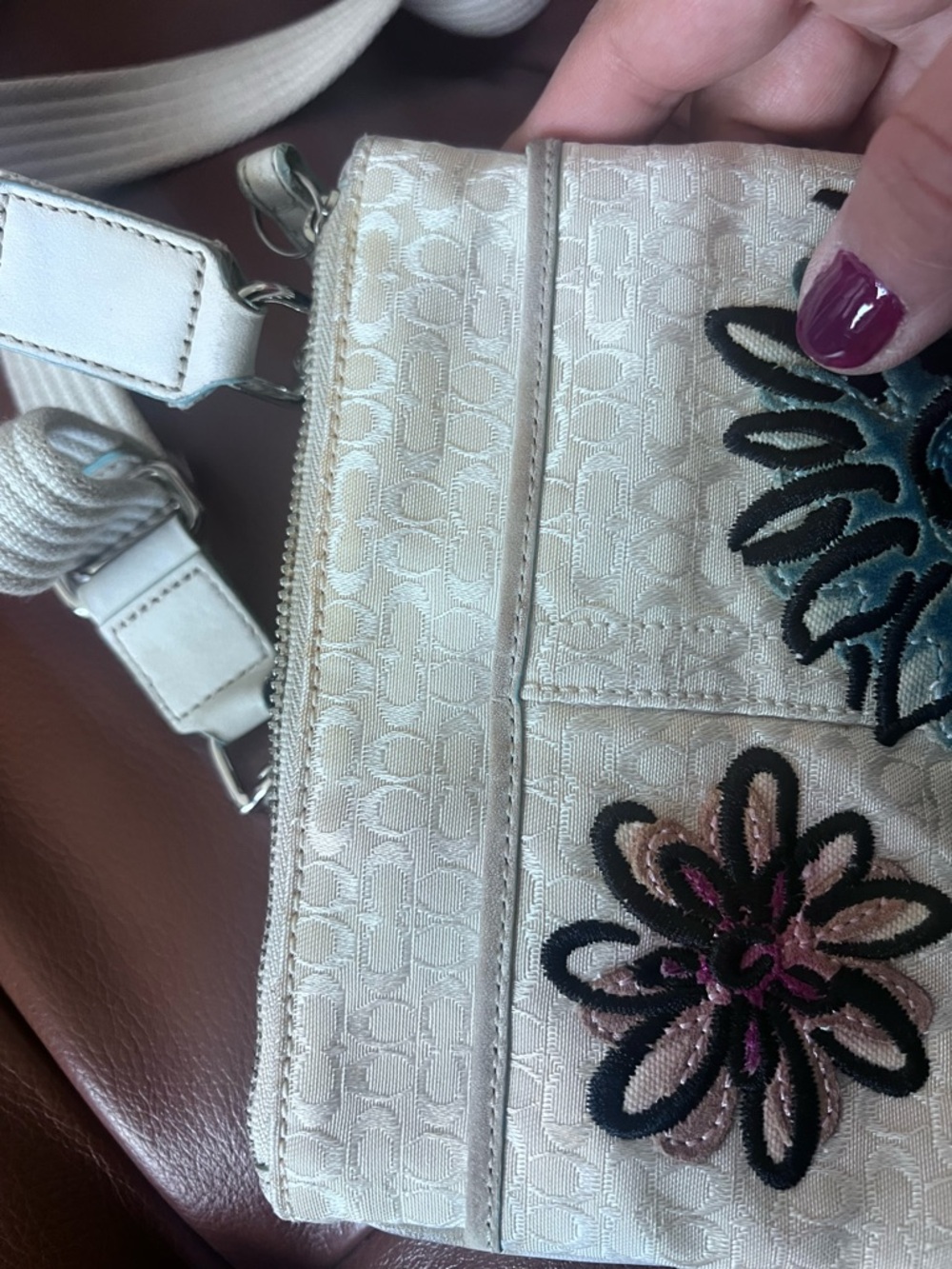 Coach mini c- RARE Floral Bee Embroidered Crossbody Bag - Picture 2 of 12